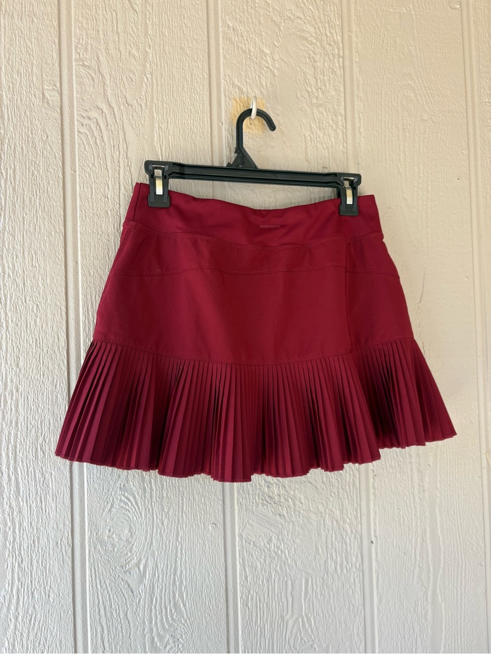 Mondetta Pleated Mini Skirt in Wine